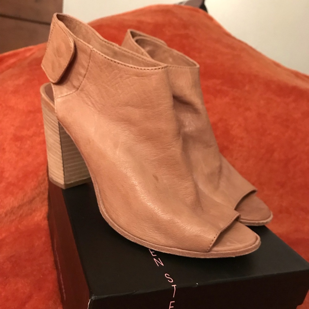 Steven by Steve Madden Slater Bootie Size 9